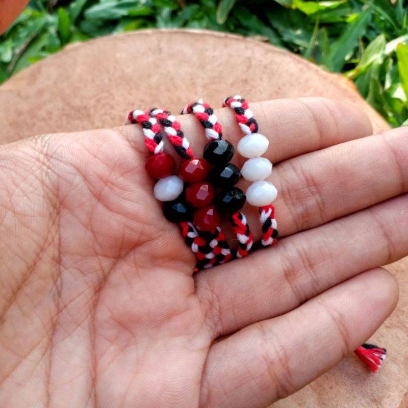 Gelang Tridatu Jalin Katun Kristal Serut / Gelang Tridatu Kristal / Gelang Tridatu Murah / Gelang Tridatu Custom / Gelang Tridatu Cowok / Gelang Custom Murah / Olrh-oleh Khas Bali Murah / Gelang Bali / Tridatu Cantik / Gelang Kristal / Craftdewata