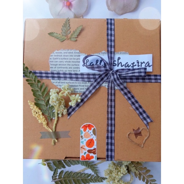 

GIFT BOX | HAMPERS BIRTHDAY/GRADUATION CEWEK