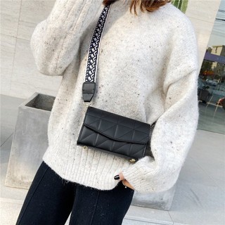 TAS SELEMPANG WANITA KULIT HITAM TALI LEBAR SLING BAG TAS SELEMPANG WANITA KULIT HITAM TALI LEBAR SLING BAG