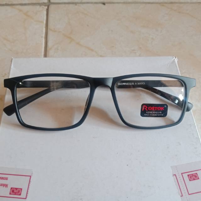 Kacamata persegi trendy R3003