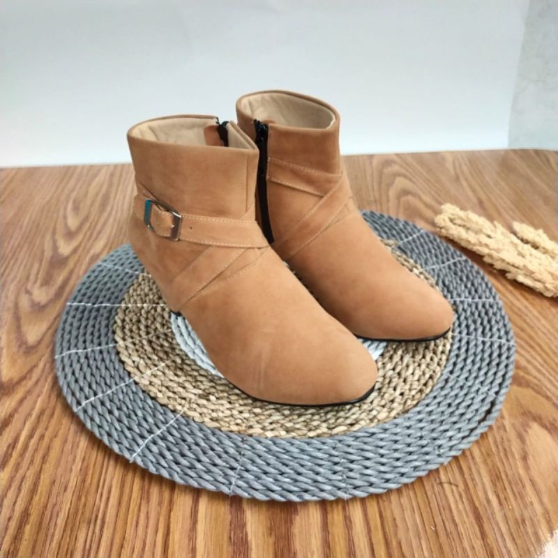 sepatu boots wanita, boots hak wanita, boots cewek cantik , sepatu boots heels wanita murah, sepatu heels boots, sepatu ankle boots, sepatu boots fashion cantik korean style