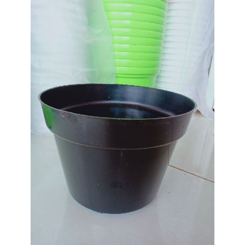 paket 1 lusin Pot plastik warna hitam diameter 20 cm