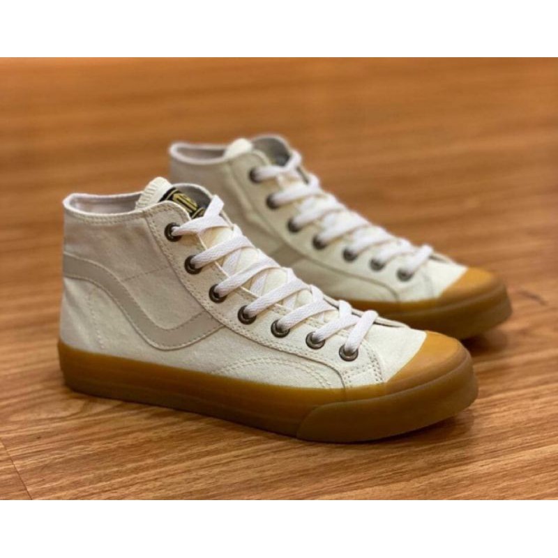 Sepatu Vantela Public Gum High Original