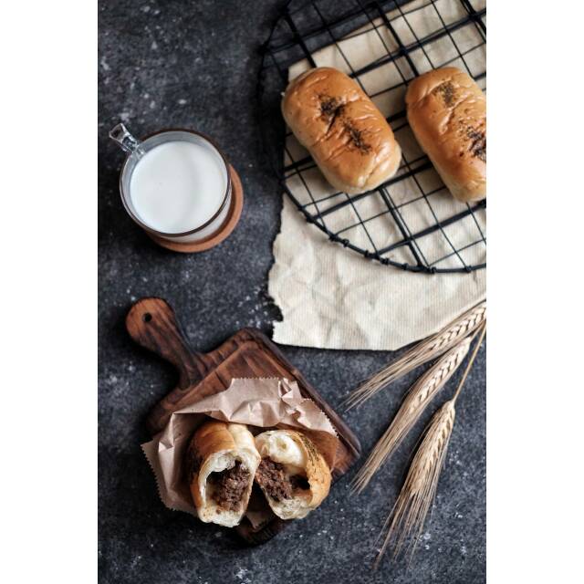 

Roti daging isi 8 pcs