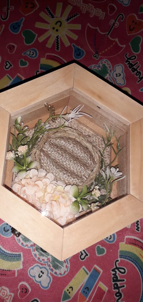 Tempat Cincin Kayu Rustic Hexagonal / Segi Enam