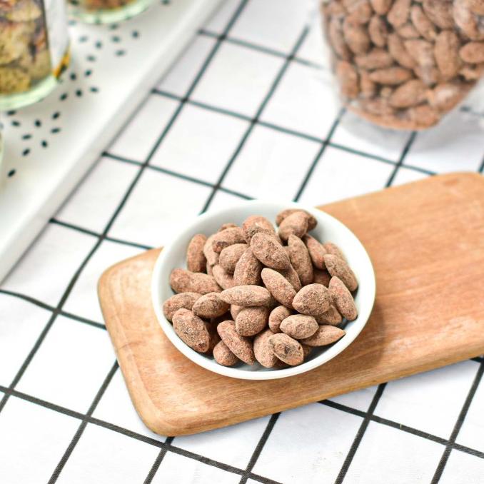 

Chocolate Roasted Almond ( Panggang ) 250 Gr