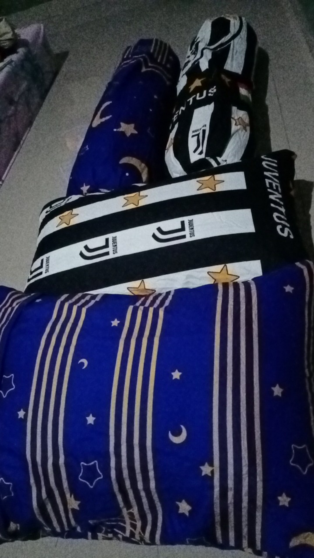 Bantal Guling Isi Full Busa Inoac Dengan Cover Katun Micro Motif Karakter Dewasa