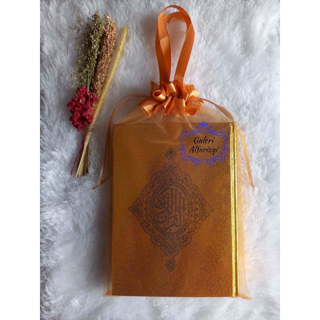 

Tas Kantong Sarung Tile Serut Pembungkus Souvenir Al Qur'an A5