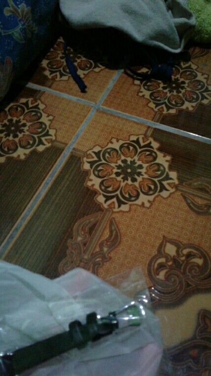 Isi 100 Pcs Stiker Bintang Glow In The Dark Menyalap Dalam Gelap