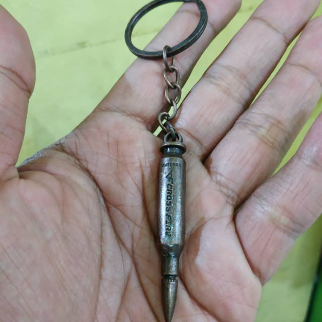 Gantungan kunci model peluru