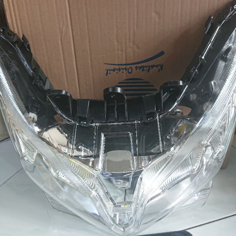 LAMPU DEPAN +REFLEKTOR HONDA VARIO TECHNO 125 MERK WIN