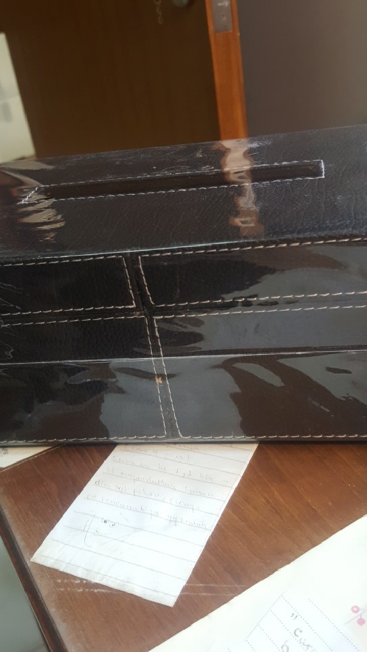 Kotak Box Tisu Vinyl 24x13x9 Cm - Hitam