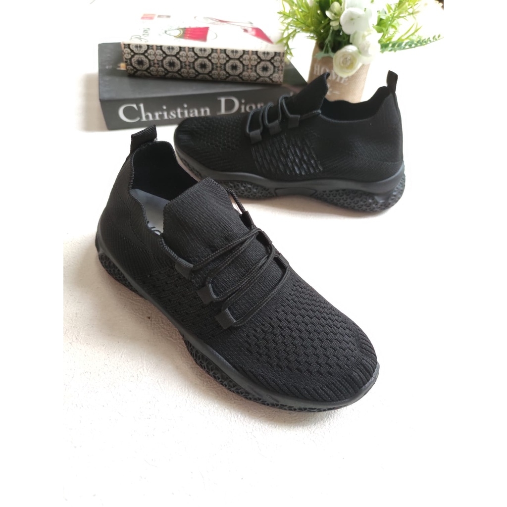 IVORY Sepatu Slip On Sekolah Import Rajut U99-5
