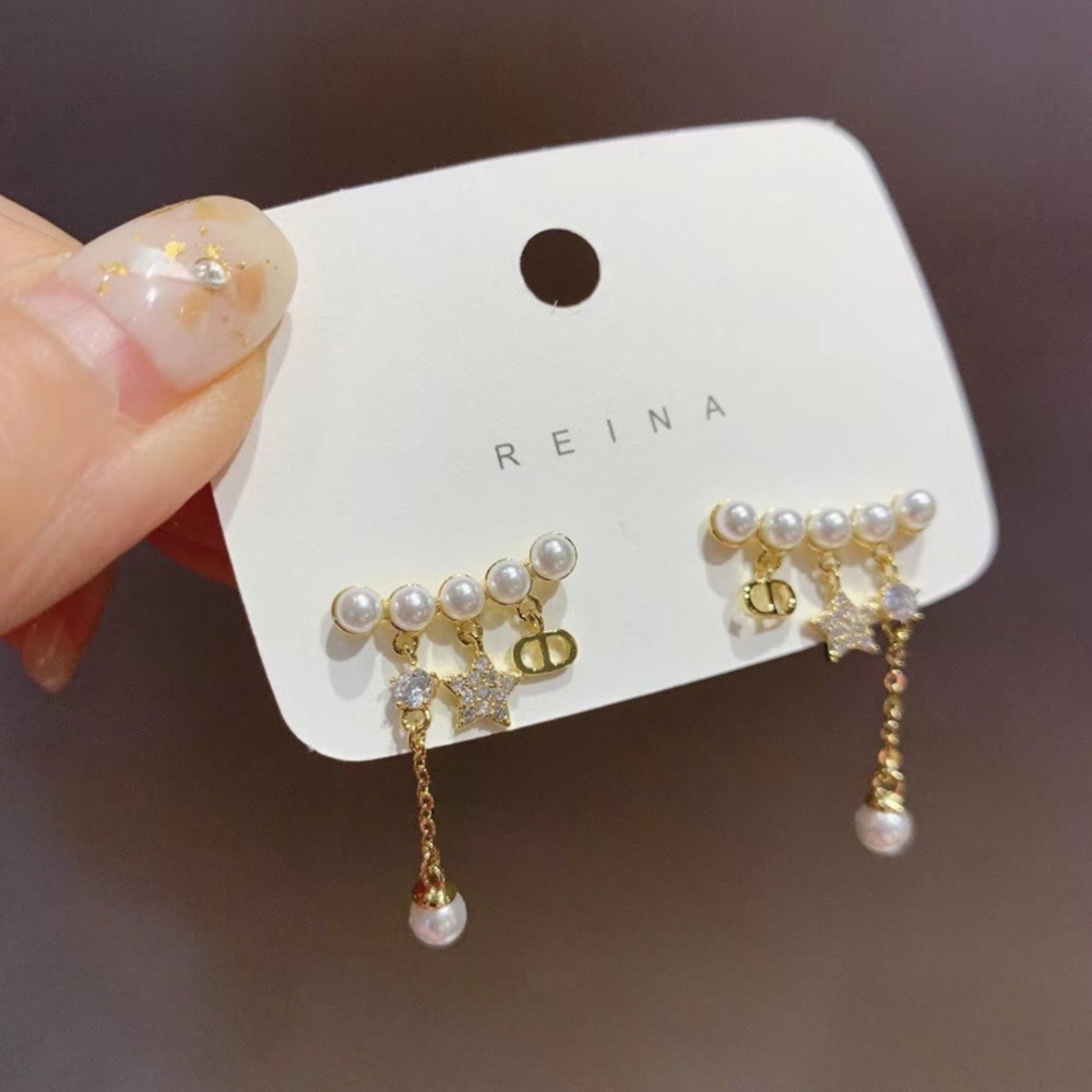 1 Pasang Anting Stud Rantai Rumbai Desain Bintang Aksen Mutiara Gaya Korea Untuk Wanita