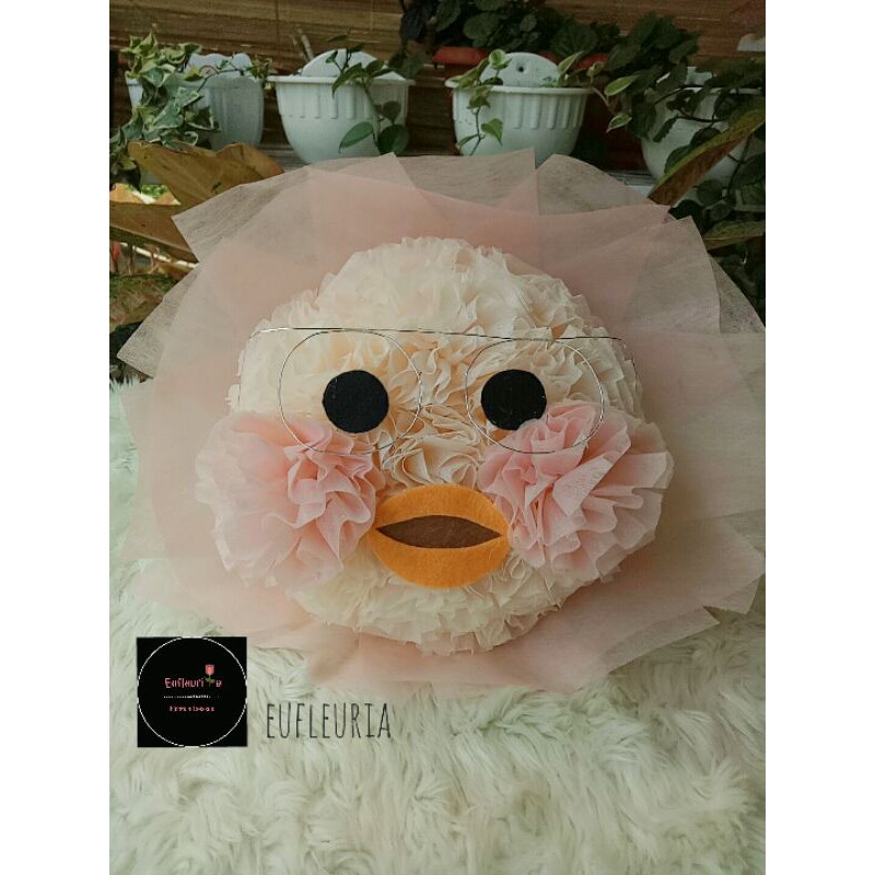 Bouquet Tissue Buket tissu Karakter Fanfan Chuu Duck Bebek Pipi Merah