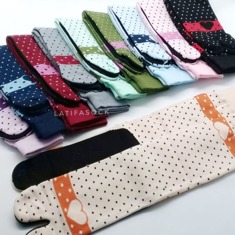 Kaos Kaki Jempol Muslimah Motif Polkadot Love Bahan Nilon Untuk Dewasa