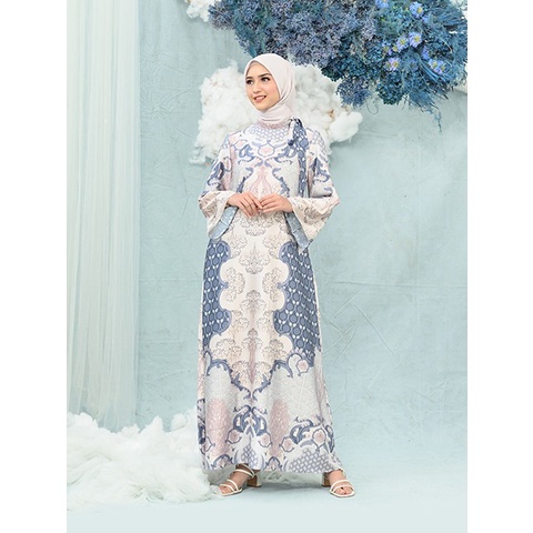 Clarissa Dress In Allure - Wearing Klamby