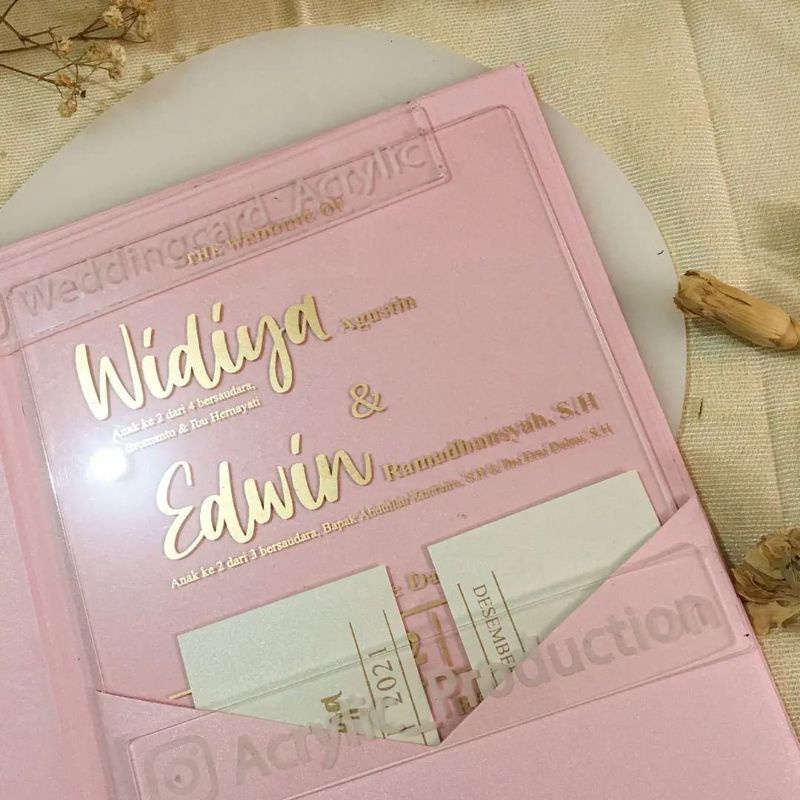 undangan akrilik/acrylic invitation/kartu undangan akrilik/undangan akrilik murah/undangan pernikaha
