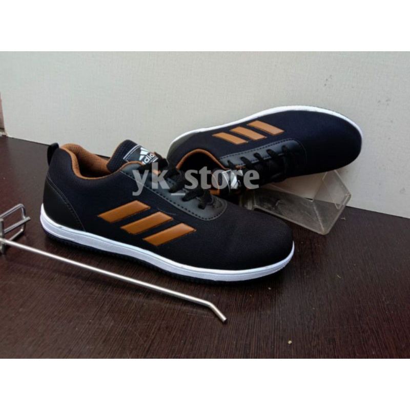 Sepatu Adidass strip  sepatu sneakers olahraga Pria atau Wanita