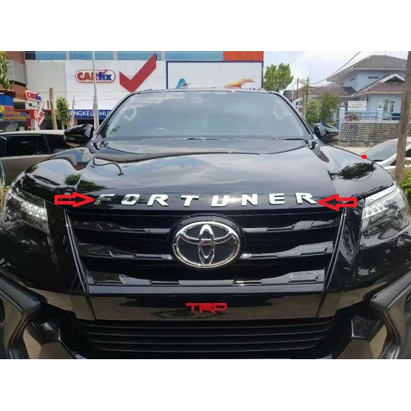 Emblem Logo Kap Mesin Fortuner Chrome