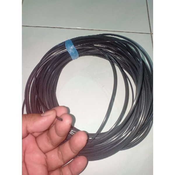 Selang piping pandepun kecil diameter 4mm diameter lobang 2mm  hitam