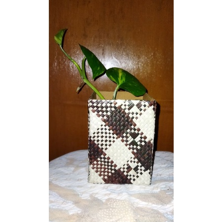 Pot Tanaman Anyaman Pandan