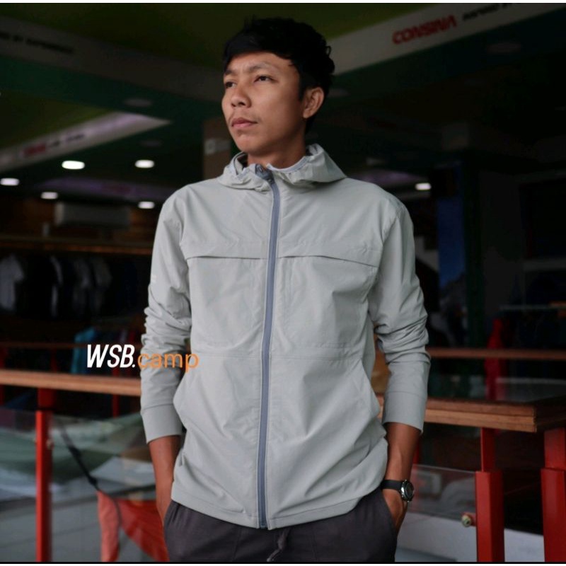 Jaket Softshell windproof Consina Oxlade Light Jacket Original