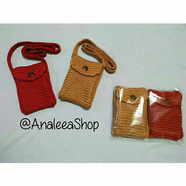 Tas rajut selempang kecil