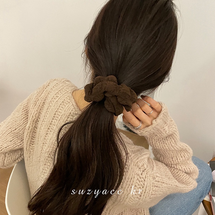 SCRUNCHIE PITA IKAT RAMBUT BESAR ELASTIS WANITA KOREA WARNA PUTIH COKLAT POLOS KAIN ELEGAN TEBAL / BIG SOFT SCRUNCHIES BIG RING ELEGANT HIGH END KOREAN STYLE THICK HAIR ELASTICS TIES ACCESSORIES ONE COLOR