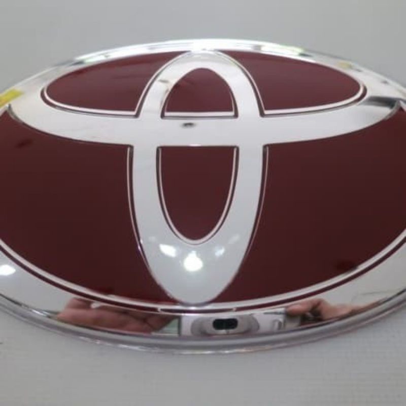 Emblem Logo Toyota merah Fortuner 2010-2015