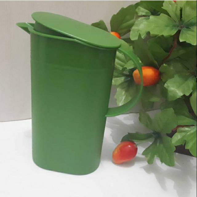 PROMO Tupperware  Classy Green Pitcher 1.7L