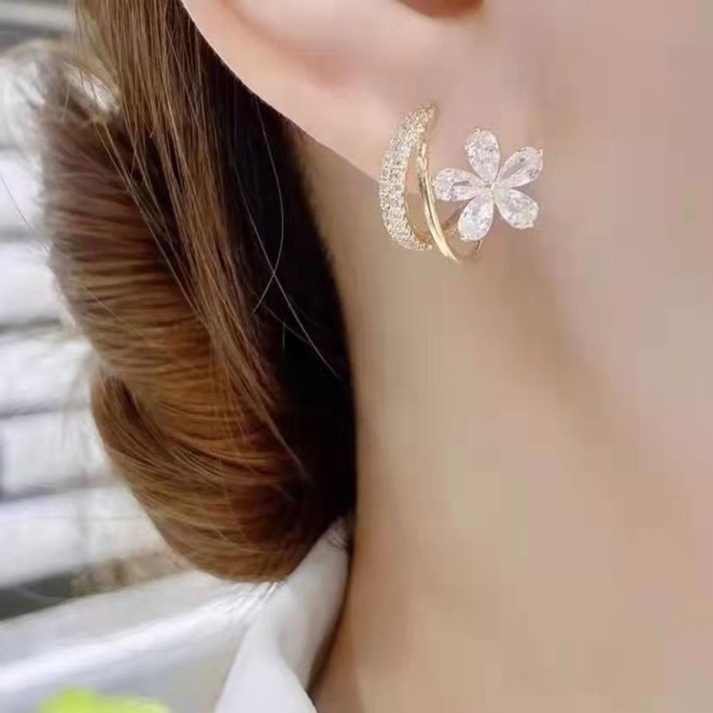 Anting Tusuk Desain Bunga Hias Zirconberlian Gaya Trendy Untuk Wanita