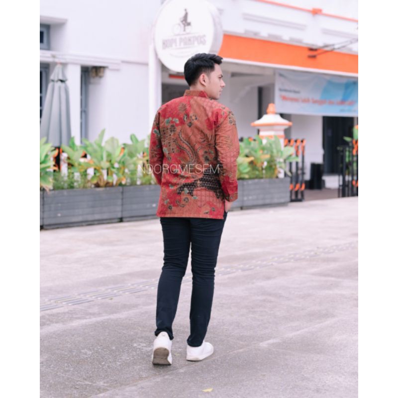 KEMEJA BATIK EXCLUSIVE WARNAARUN BY NDOROMESEM LENGAN PANJANG GANTARI MARON KATUN HALUS A114