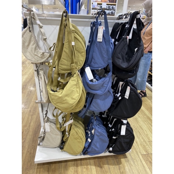 Tas Wanita Uniqlo