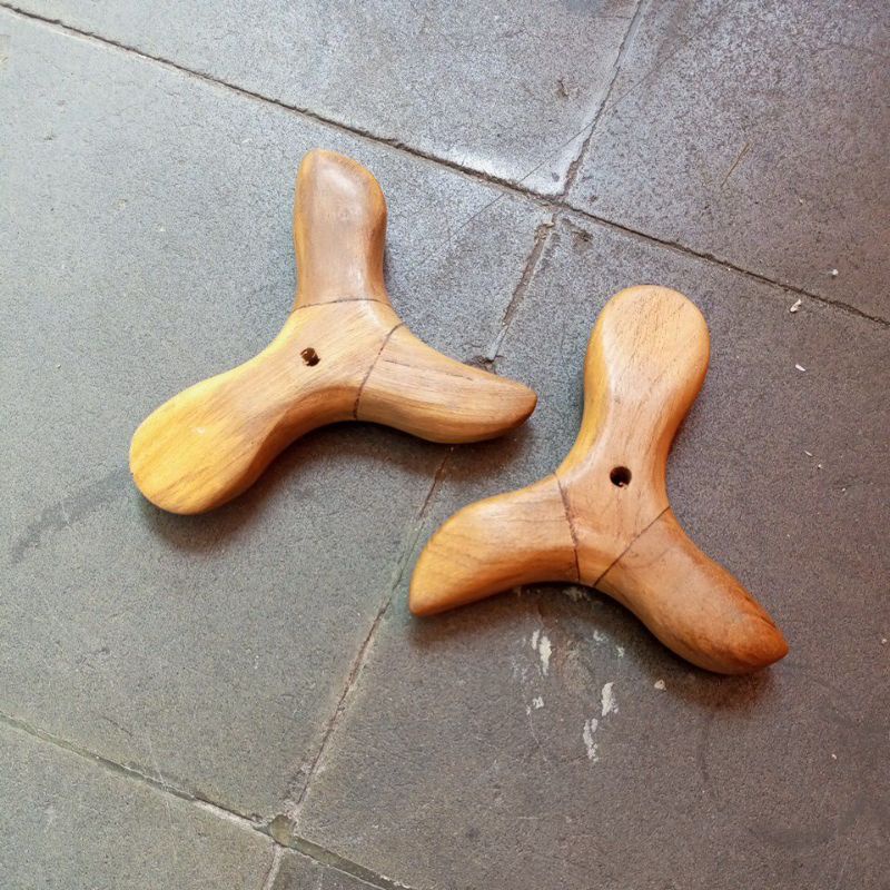 Alat pijat kayu jati/alat pijat/segitiga alat pijat