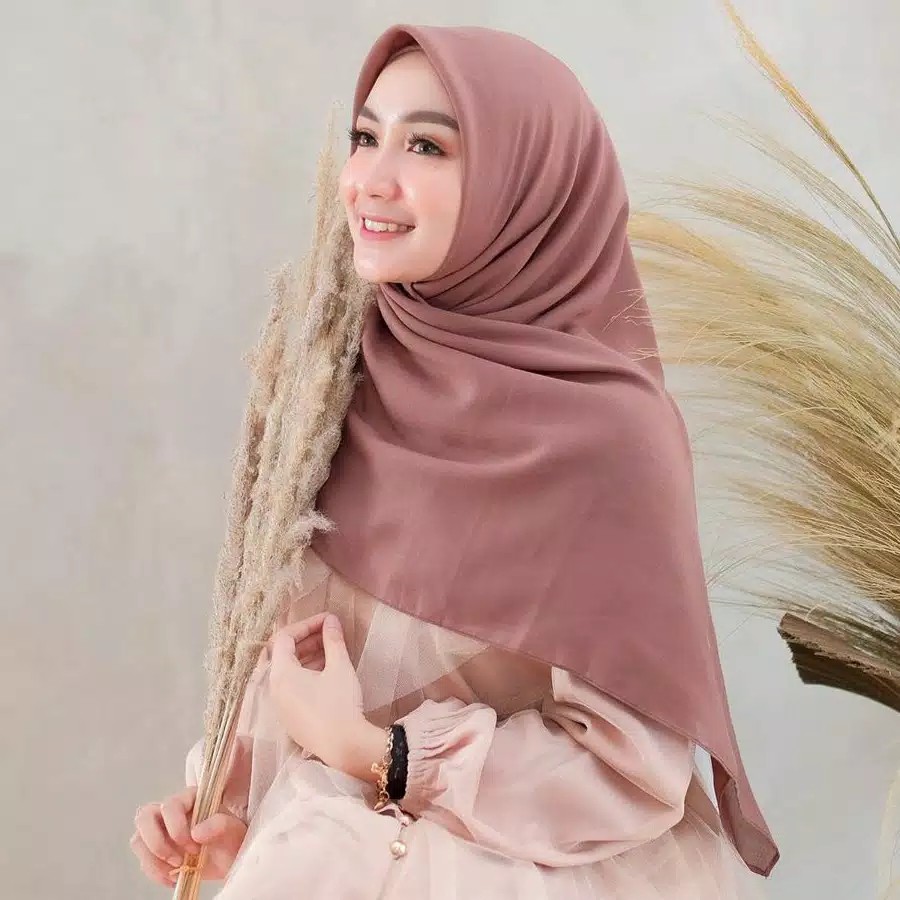 Jilbab Hijab Segiempat Bella Square Polycotton