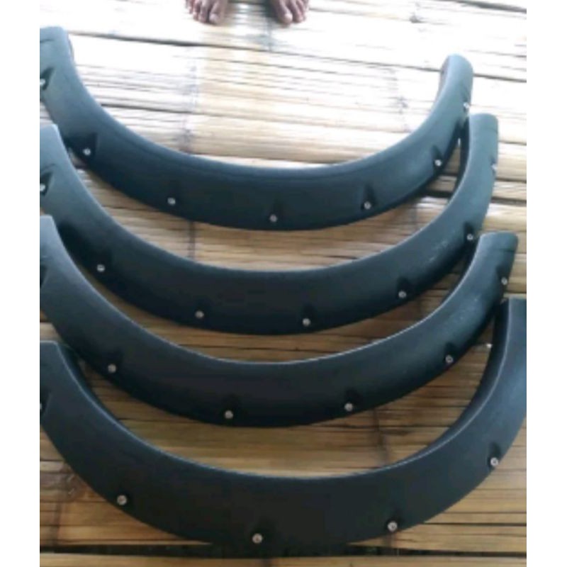 fender Katana model bulat