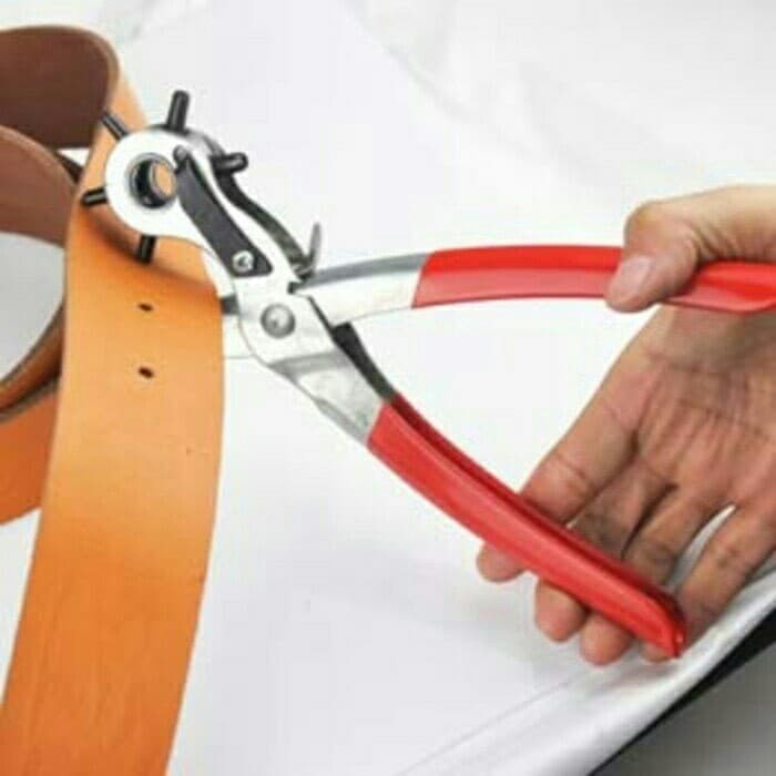 

ALAT PEMBUAT LUBANG GESPER DAN TALI JAMALAT PEMBOLONG SABUK