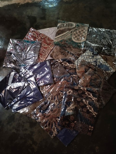 Agrapana Batik Slim Fit Modern & Batik Regulerfit Berfuring Premium Kemeja Batik Pria Lengan Panjang