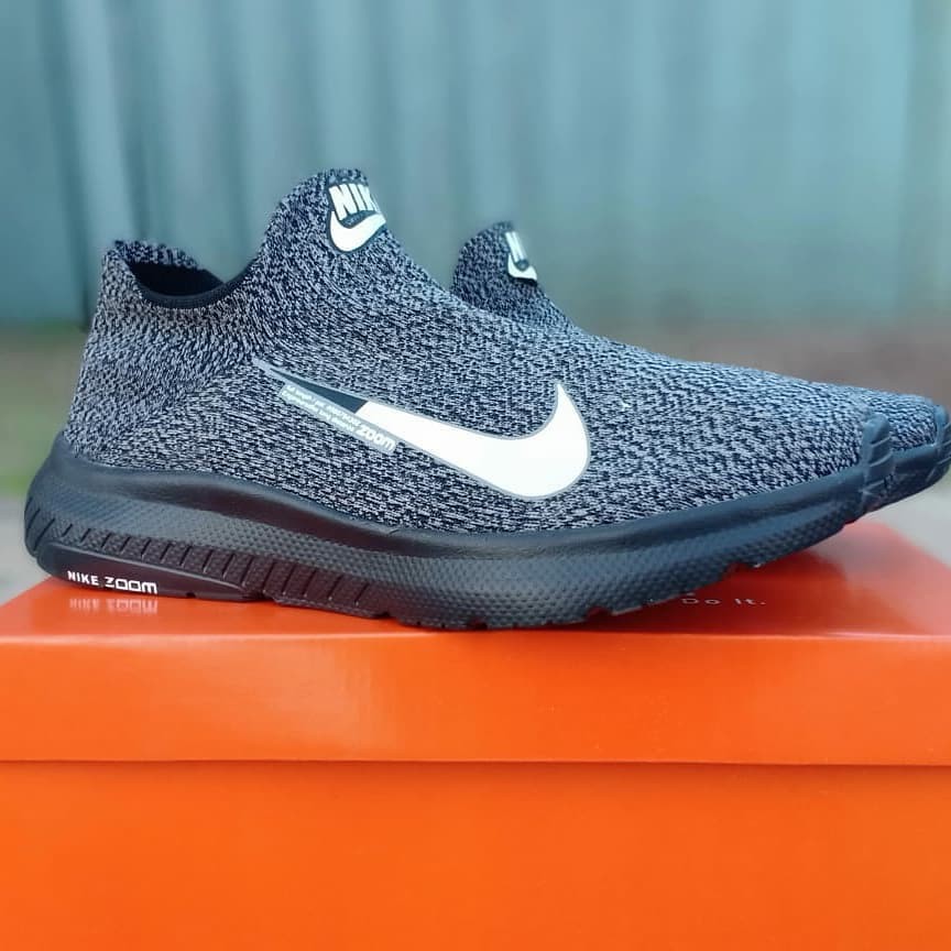 nike zoom slip on