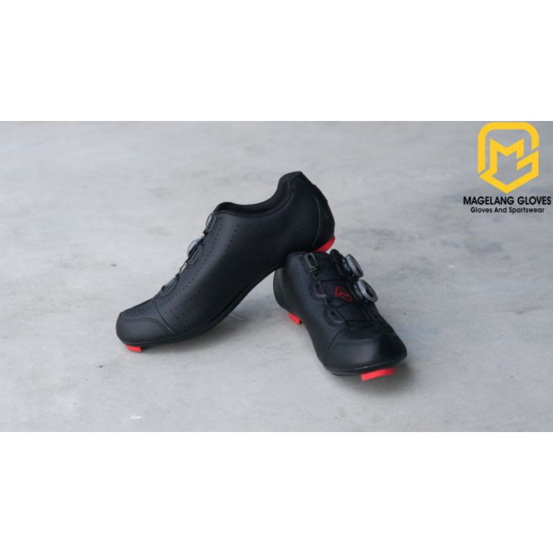 SEPATU  SEPEDA AVELIO ROADBIKE BLACK
