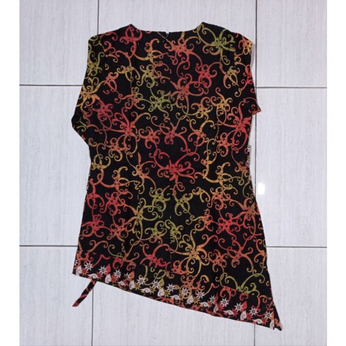 Tunik Batik wanita ARJUNA WEDA like new, ada couple cowo.