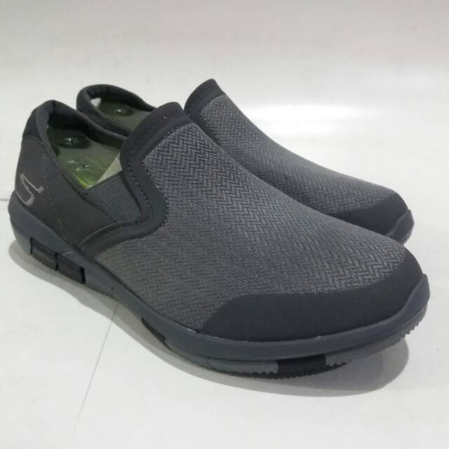 Sepatu skecher man go flex