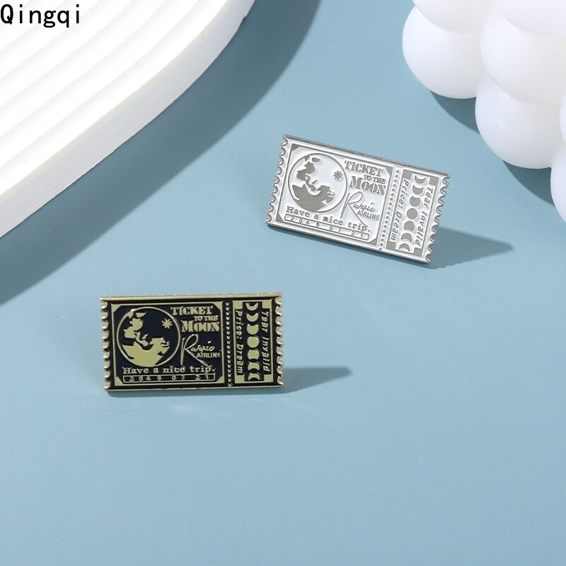 Bros Pin Enamel Desain Tiket Bulan Warna Hitam Putih Untuk Pakaian Topi Ransel Pria Wanita