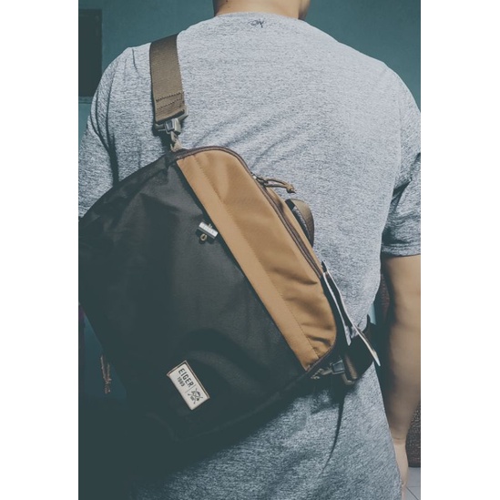 Tas Selempang Eige r Distend Duffle Bag 35L