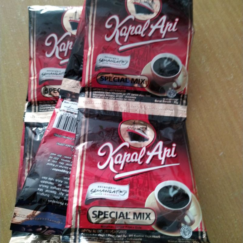 

Kopi Kapal Api Special Mix Kopi + gula / 1 renceng isi 10 pcs