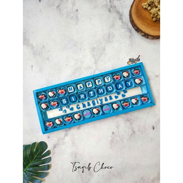 

Hampers Kado Ultah Lucu | Cokelat Karakter | Bisa Custom | Kado Ultah Unik