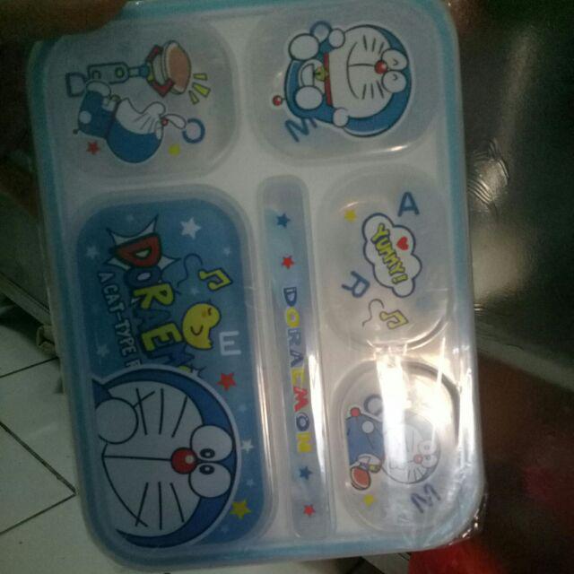 Kotak Makan Lunch Box Sekat 6 Karakter Hello Kitty Little Pony Frozen - Doraemon