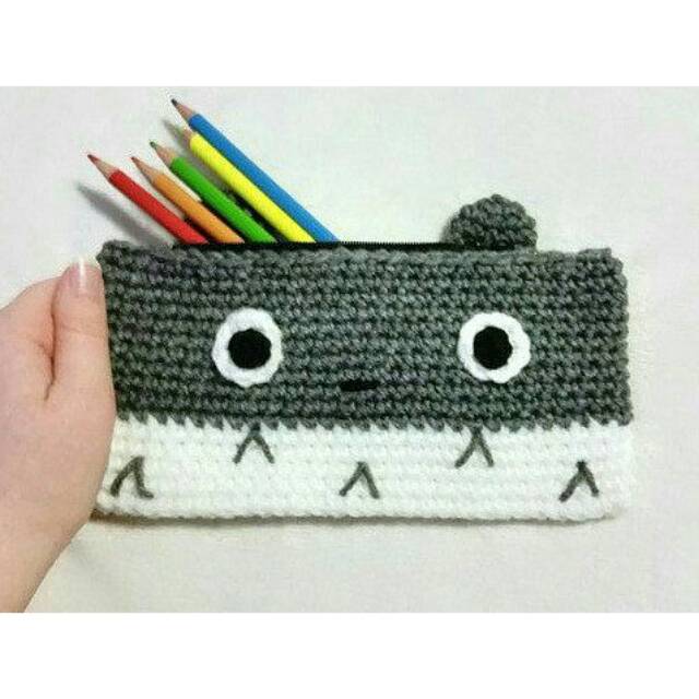 

Tempat pensil rajut totoro