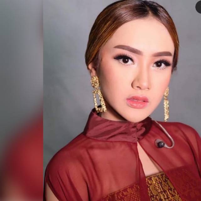 Anting Giwang Elegan Model Kotak Warna Gold Silver Hitam Merah